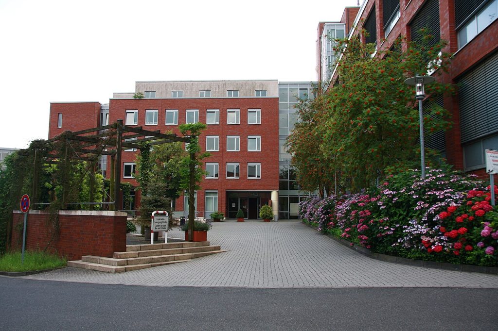 École supérieure fédérale d'administration publique (Hochschule des Bundes für öffentliche Verwaltung ) 1280px fhbund zentralbereich2