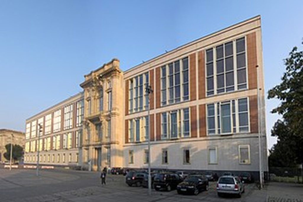 École européenne de management et de technologie de Berlin( School of Management and Technology Berlin) esmt european school of management and technology
