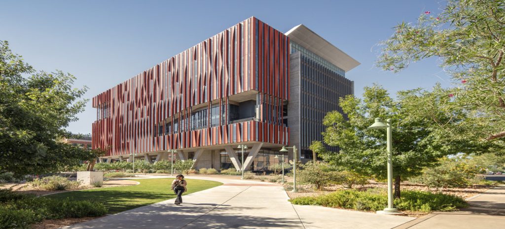 health innovation university of applied sciences (1)