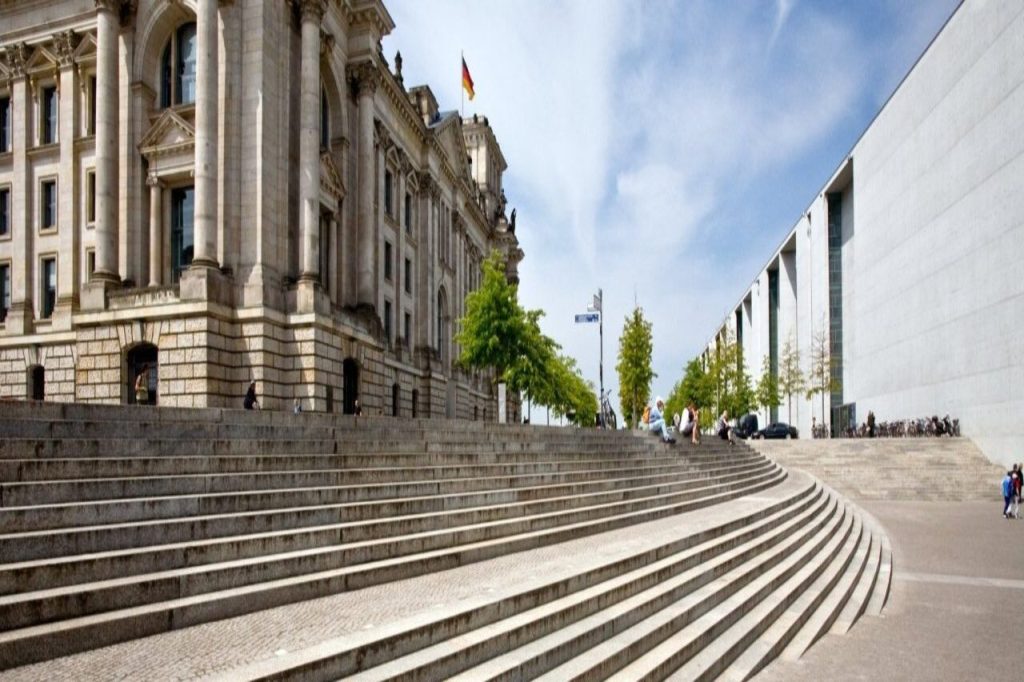 hertie school