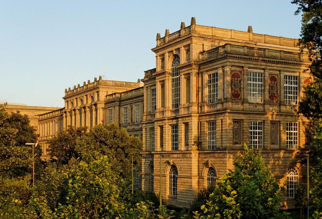 kunstakademie in duesseldorf altstadt, von nordwesten
