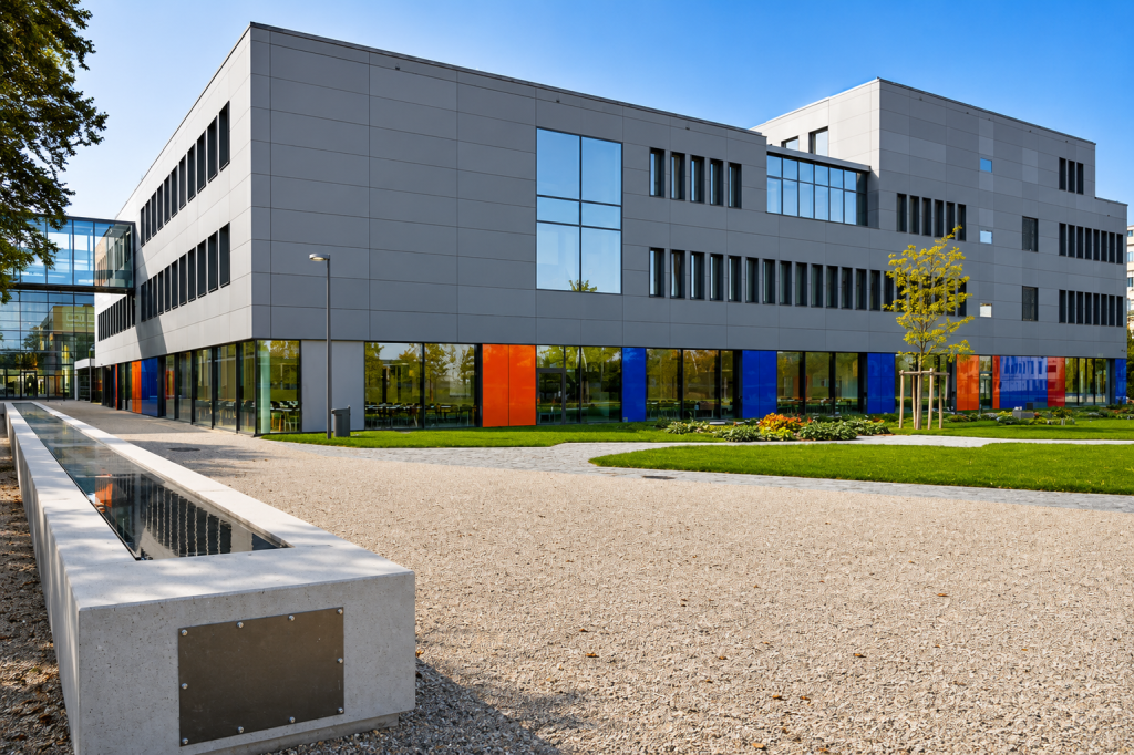 Haute École spécialisée de Furtwangen (Hochschule Furtwangen) chatgpt image jun 29, 2026, 06 43 12 am