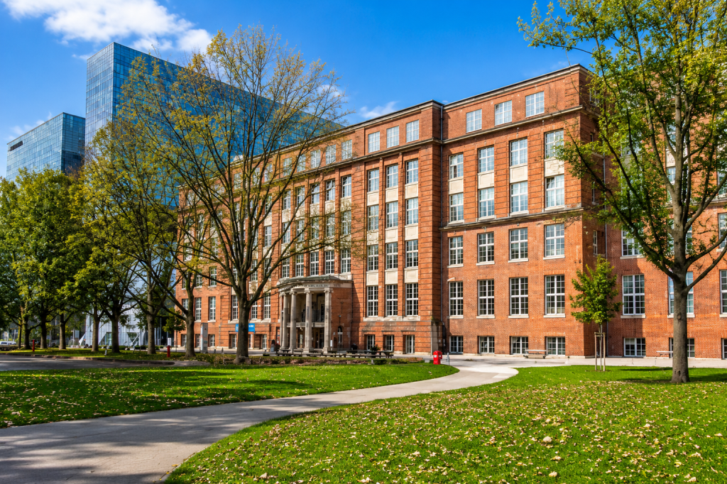 Haute École des sciences appliquées de Hambourg (Hochschule für Angewandte Wissenschaften Hamburg) chatgpt image jun 30, 2026, 10 55 22 am