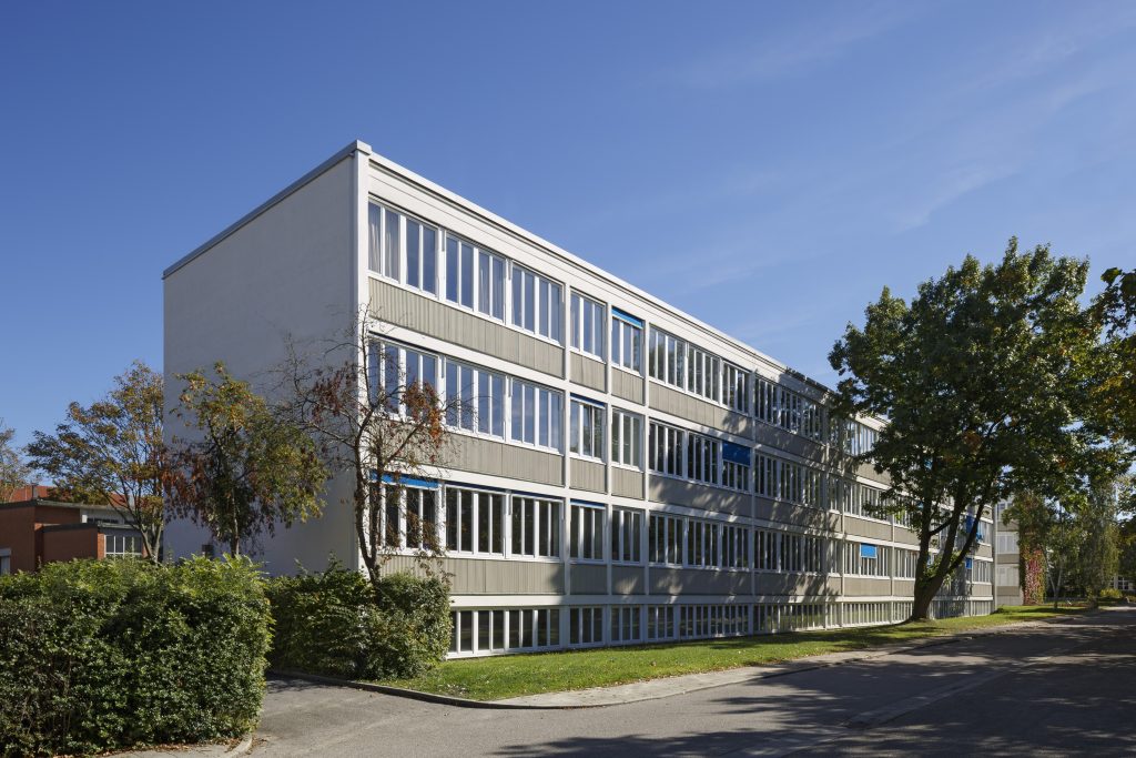 oth regensburg prfeningerstrasse hauptgebude foto: florianhammerich.com